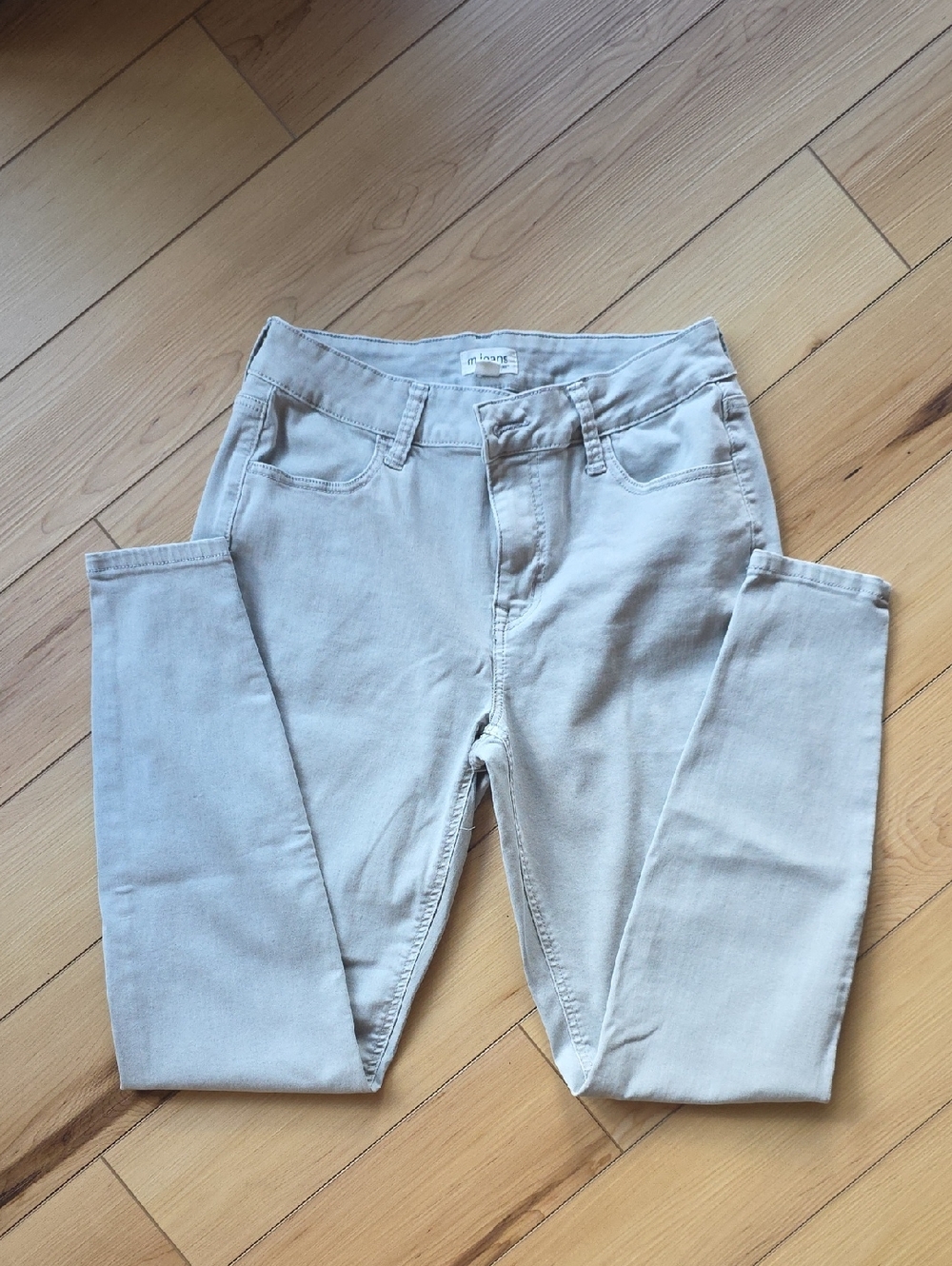 Maurices Light Gray Women’s Skinny Jeans